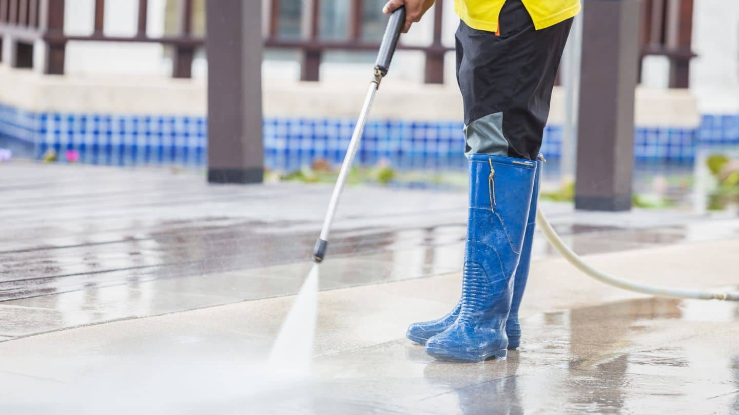 Pressure Washing vs. Soft Washing